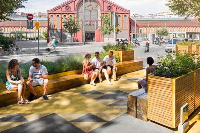 Barcelona Urban Planning Tour - Towards a Sustainable Smart City - Glòries and 22@: Turning a Former Industrial Zone into Innovation