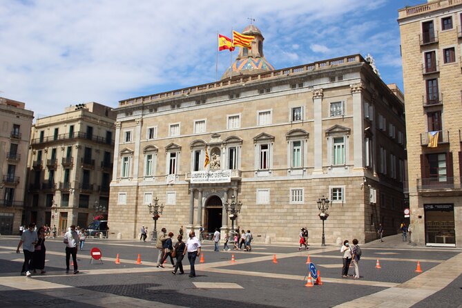 Barcelona walking tour Gothic Quarter and Ramblas+Boat trip - The Port Vell Boat Ride: Seeing Barcelona From Sea Level