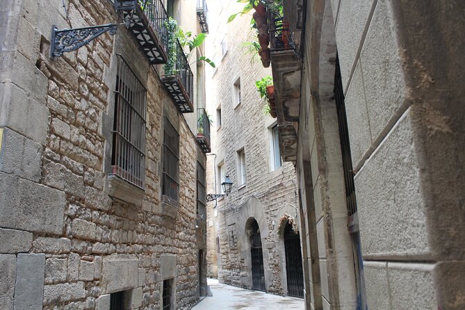 Barcelona walking tour Gothic Quarter and Ramblas+Boat trip - Getting the Most Out of This Tour: Simple Tips