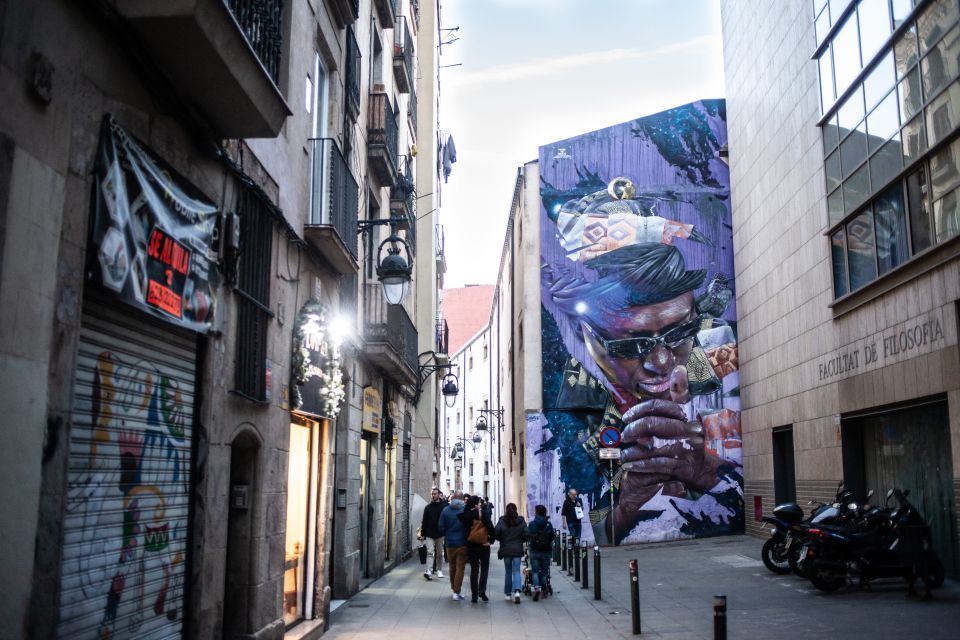 Barcelona's Dark History Walking Tour in El Raval - Old Hospital de la Santa Creu: Institutions, Legends, and a Macabre Garden