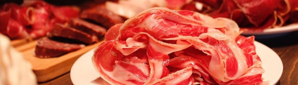 Barcelona´s Lunch or Dinner Tapas Tour: Food and Happiness - Why the Barri Gòtic tastes better with a guide