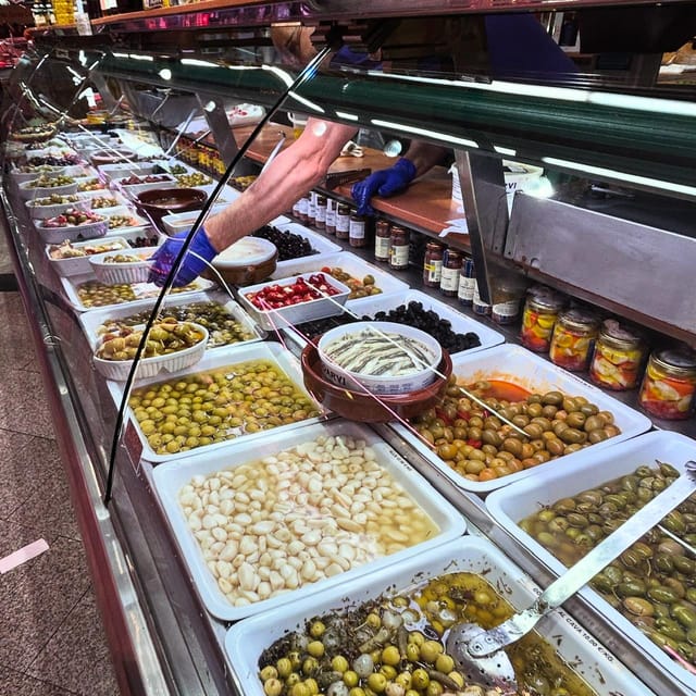 Barcelona´s Lunch or Dinner Tapas Tour: Food and Happiness - Should you book this Barcelona tapas tour?