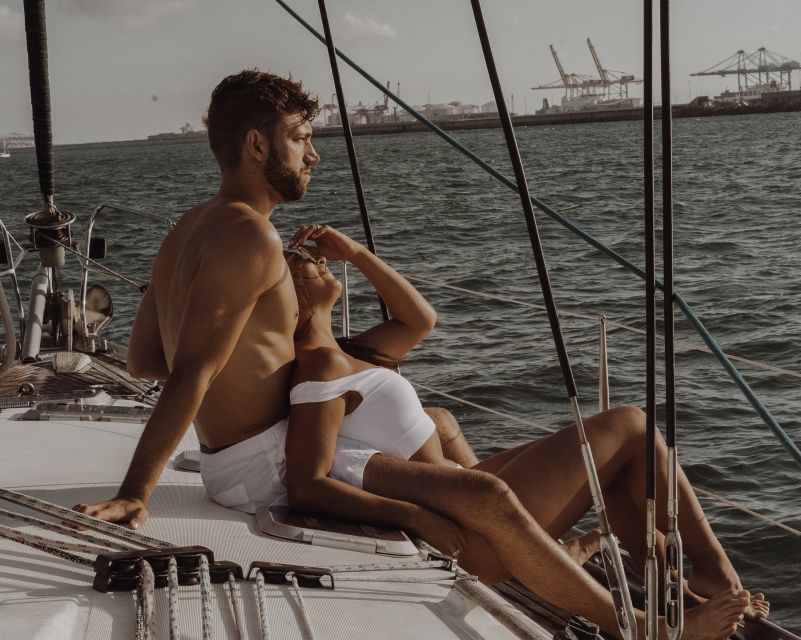 Barefoot: Private sailing cruise in Barcelona - The coastline views: historic waterfront and beach from the deck
