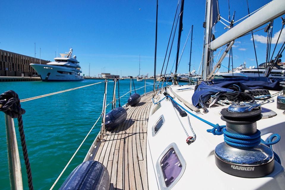 Barefoot: Private sailing cruise in Barcelona - That optional 30-minute sea swim: when it works, it’s magic