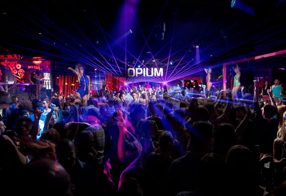 BCN Night Card- Best way to enjoy Barcelona's nightlife - Using the App and Your Code at the Door Without Getting Stuck