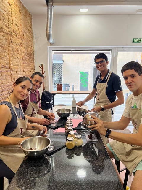 Bean to Bar Chocolate Workshop in Barcelona - The 2-hour flow: From cocoa pod to your take-home bar