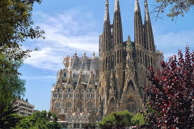 Best Gaudi Private Tour with Sagrada Familia & Park Guell in BCN - Crowd Reality Check: The One Thing to Plan For