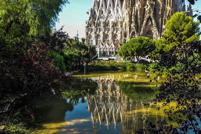 Best of Barcelona Shore Excursion & Sagrada Familia Skip the Line - Gothic Quarter Walk: The Part of Barcelona You Can Feel