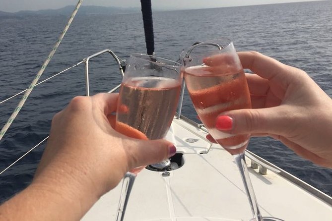 Big sailboat until 12 passengers + crew from Barcelona with Cava - Montjuïc and the castle hill: where the city climbs out of the sea