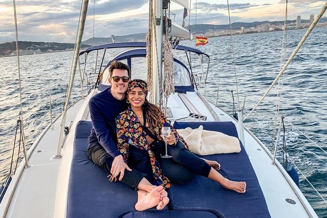 Big sailboat until 12 passengers + crew from Barcelona with Cava - Morning vs afternoon: picking the light you want