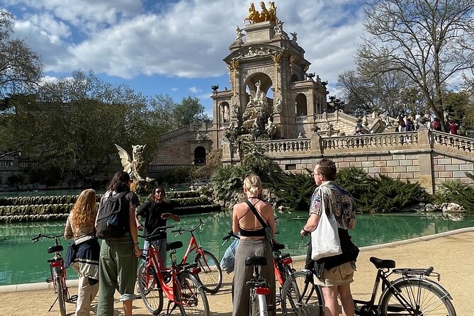 Bike Tour in Barcelona: History, Architecture and Culture - The real-world factor: meeting point and guide reliability