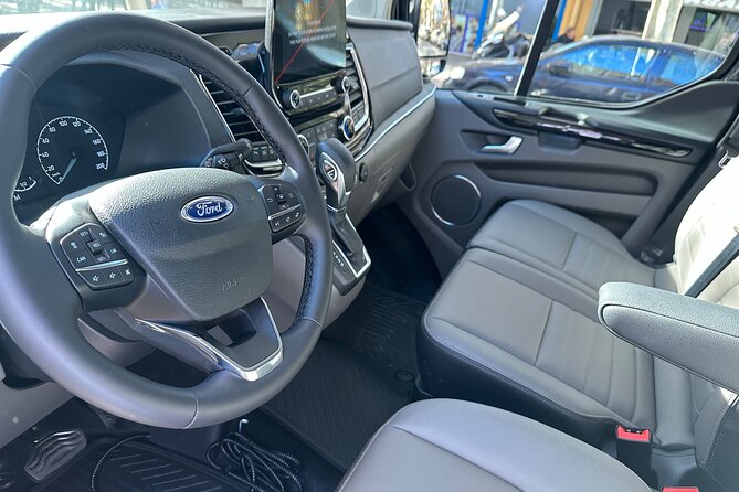 Book Private transfer from Barcelona airport to City - The ride to the city: landing near Plaça de Catalunya