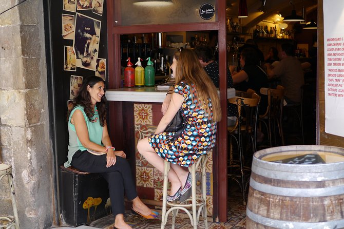 Born to Eat: Gourmet Tapas & Wine Small Group Tour in Old Barcelona - Who this tour suits best