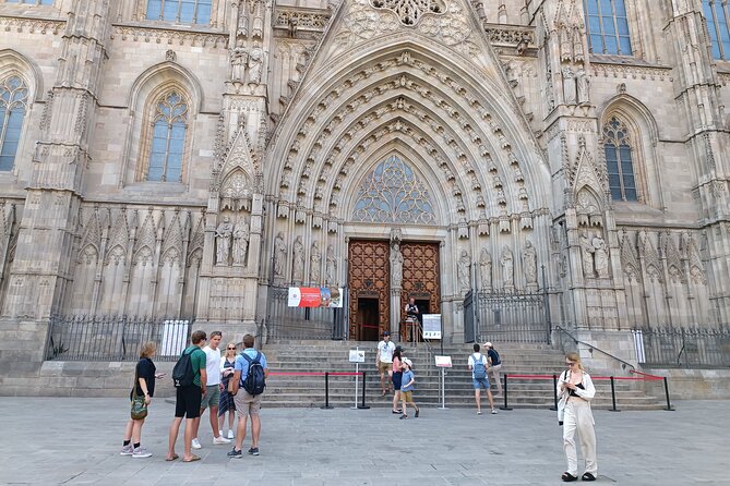 Cathedral of Barcelona Entrance Ticket - Optional Private Guide - Chor Entrance and Chapter Hall: The Quiet Areas That Feel Like a Bonus