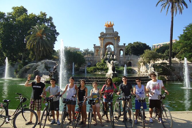 City Center Bike Tour in Barcelona - The route between Parc de la Ciutadella, Arc de Triomf, and the sea