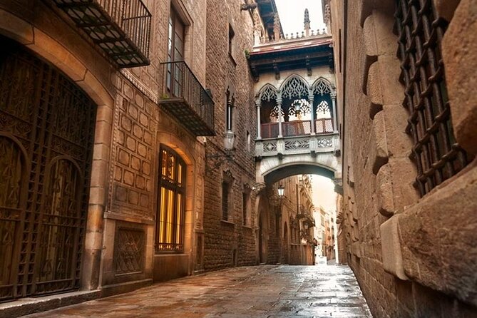 City Tour Barcelona - Your guide matters: pacing, attention, and small lifesavers