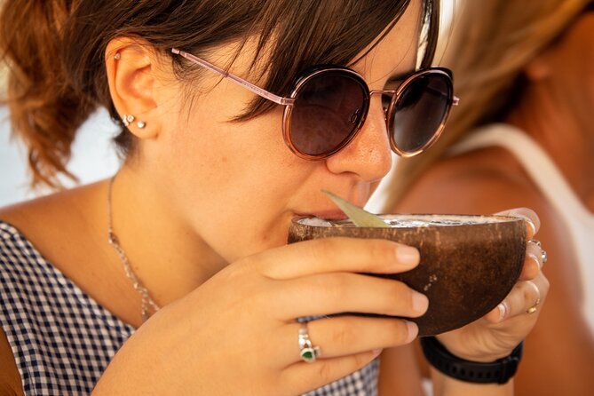 Cocktails Workshop & Sailing Cruise from Barcelona - Included snacks and drinks: what it covers, and what it doesn’t