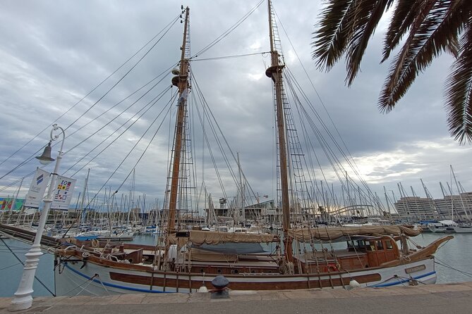 Columbus Monument Access With Barcelona Seaside Guided Tour - Drassanes Reials (Royal Shipyards): why Aragón and naval power belong here