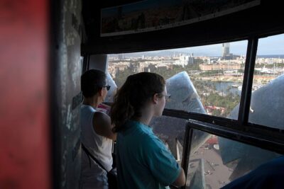 Columbus Monument Lookout: Scenic Ramblas, Sea and Montjuïc Views - Getting there: timing your visit near the Ramblas waterfront