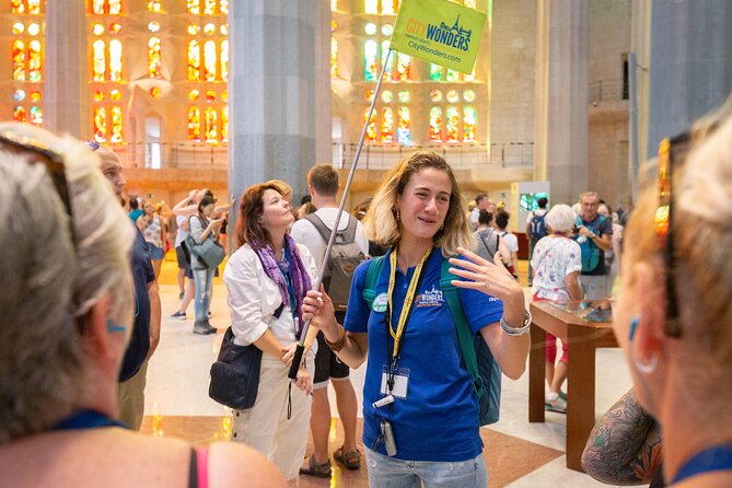 Combo: Skip the Line Sagrada Familia & Park Guell Guided Tour - Park Güell: El Drac, mosaic color, and Barcelona views