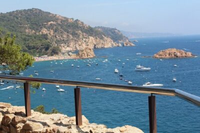 Costa Brava Beach Tour from Barcelona to Tossa de Mar - Tossa de Mar Start: A Walking Tour That Helps You Read the Town