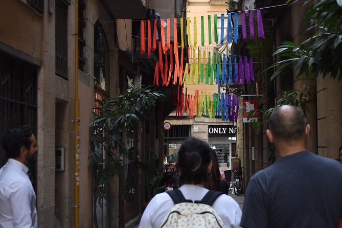 Cultural Walking Tour in Barcelona with Food & Wine Tasting - Walking the Roman and medieval layers: walls, Barcino, and MUHBA Temple d’August