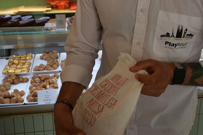 Cultural Walking Tour in Barcelona with Food & Wine Tasting - Gothic Quarter tastings in hidden bars: where the food feels more like a local habit