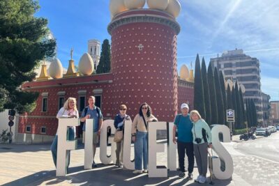 Dali Museum, Figueres & Cadaques Private Tour with Hotel pick-up - Getting started in Barcelona: Gaudí streets before the Dalí switch