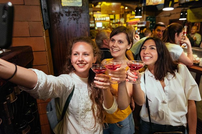 Drinks & Bites in El Born Private Tour - Pacing and practical comfort: a tour you can still enjoy after
