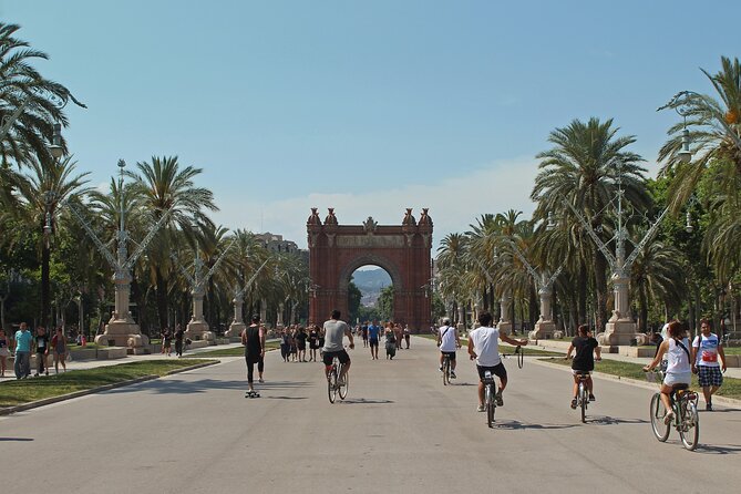 E-Bike Barcelona Highlights & Park Guell in Small Group - Barceloneta to the Mediterranean Promenade