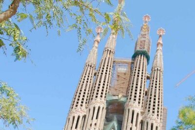 E-Bike tour in Barcelona with English Guide - Meeting at Carrer d’Enric Granados 5: where the tour starts and how it feels
