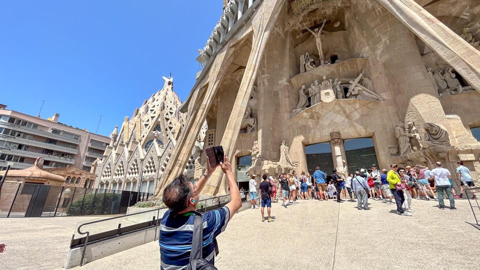 Early Access to Sagrada Familia w/ Optional Tower Access - Who should book this tour (and who should reconsider)