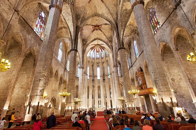El Born: Santa Maria del Mar Tour with Exclusive Rooftop Views - What You Actually Get: Priority Entry and Rooftop Terrace Views