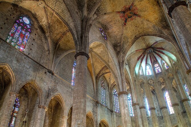 El Born: Santa Maria del Mar Tour with Exclusive Rooftop Views - The Terraces at the End: Panoramic Views with a Stair Reality Check