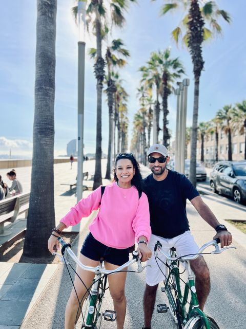 Explore Barcelona by Bike & Photo Shooting - Barcelona Cathedral and the Gothic Quarter: from big icons to street-level mood