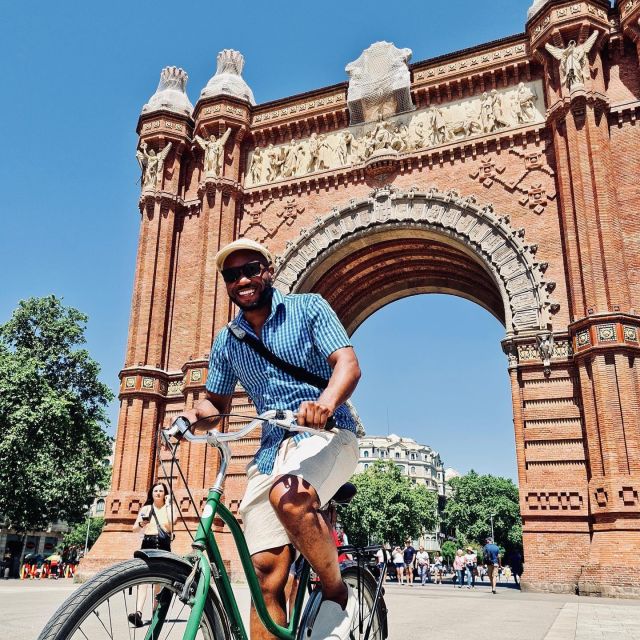 Explore Barcelona by Bike & Photo Shooting - Sagrada Família and Casa Batlló: photographing Gaudí without the stress