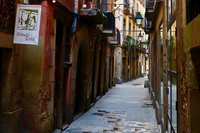 Explore hidden streets of Barcelona with a local - Palau de la Música Catalana: A Quick Architectural Moment (Tickets Not Included)