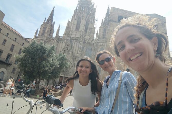 Familly friendly traditions & food tour: tailored tapas & games! - El Born and La Ribera backstreets: medieval look with modern creative energy