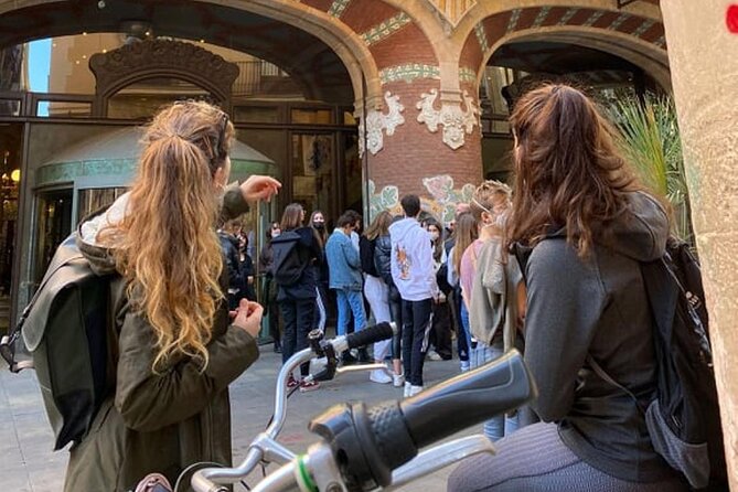 Familly friendly traditions & food tour: tailored tapas & games! - Mercado de Santa Caterina: where you can snack like a local