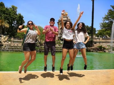 Family Private Tour: Churros, Hot Chocolate & Games in Barcelona - Your guide’s role: fun, history, and smart safety