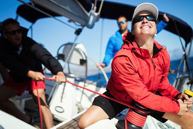Family Sailing Tour in Barcelona - Private family sailing: what the group size changes