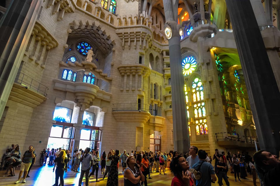 Fast Track: Sagrada Familia & Barcelona Full-Day Tour - Montjuïc viewpoints and the MNAC stop: orientation with payoff