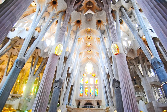 Fast Track Sagrada Familia & Park Guell the best of Gaudí - Casa Batlló exterior stop: what you get and what you don’t