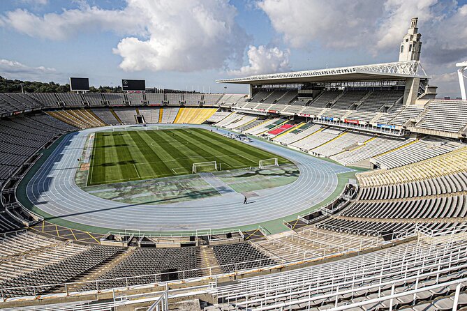 FC Barcelona Soccer Match VIP Ticket 2024/25 - Your Seats in the Longside 2nd Ring: Comfort and How to Use the View