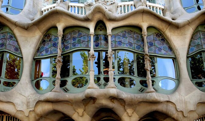 Feel like Gaudí: Barcelona Mosaic Workshop with Tour - Key Points Worth Your Time