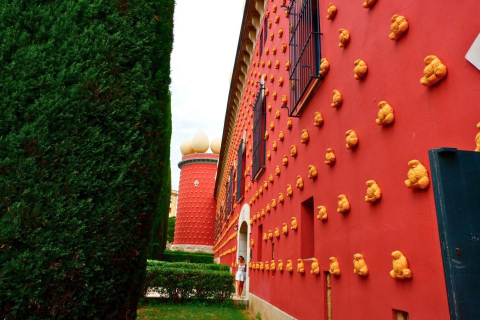 From Barcelona: Dalí and Medieval Girona Private Day Trip - Key things that make this day trip work