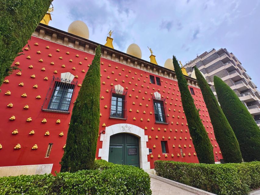 From Barcelona: Dalí and Medieval Girona Private Day Trip - Figueres and the Dalí Museum: How the timing actually feels