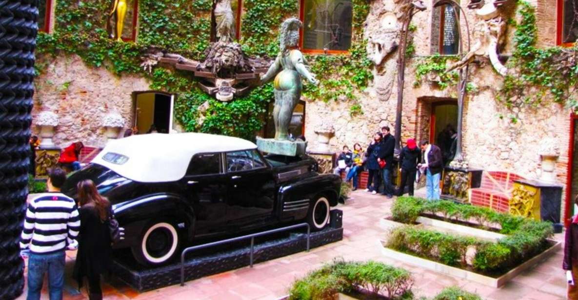From Barcelona: Dalí Triangle and Cadaques Tour - Cadaqués walks: white streets, sea air, and lunch options