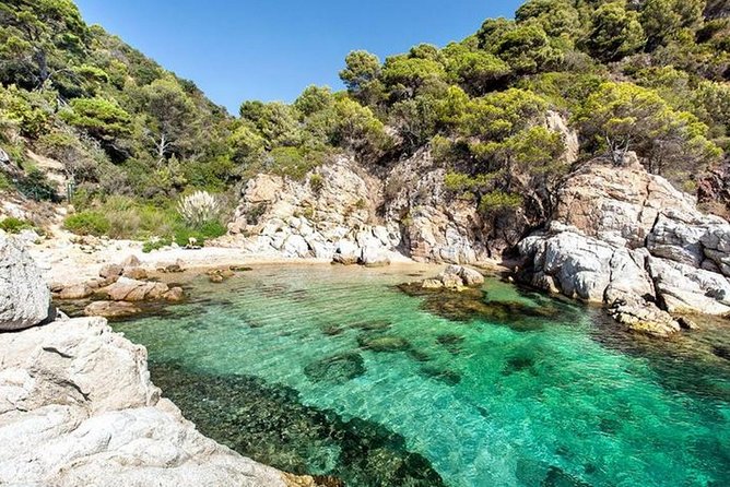 From Barcelona : Girona and Costa Brava Small Group Tour - Peratallada: 45 minutes in a hill town mood