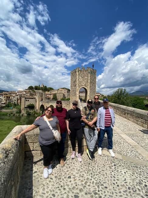 From Barcelona: Girona, Besalú & Castellfollit Day Trip - Castellfollit de la Roca: Lava Basalt Cliffs and the Best Photo Stop of the Day